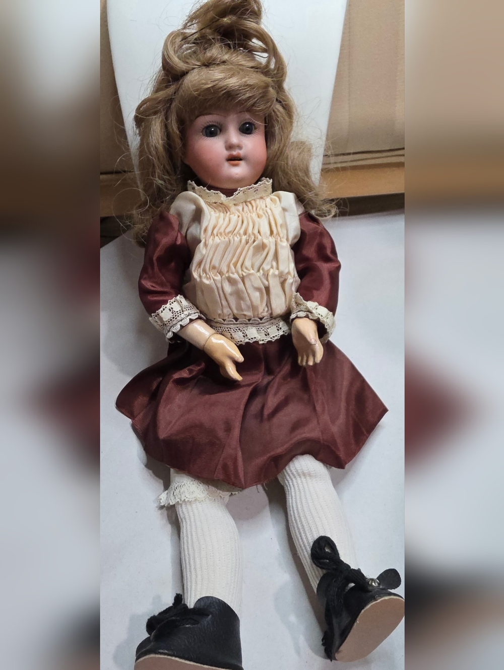 ANTIQUE GERMAN HUEBACK KOPELSDORF VINTAGE BISQUE DOLL COMES W/ ALL CLOTHES SHOW